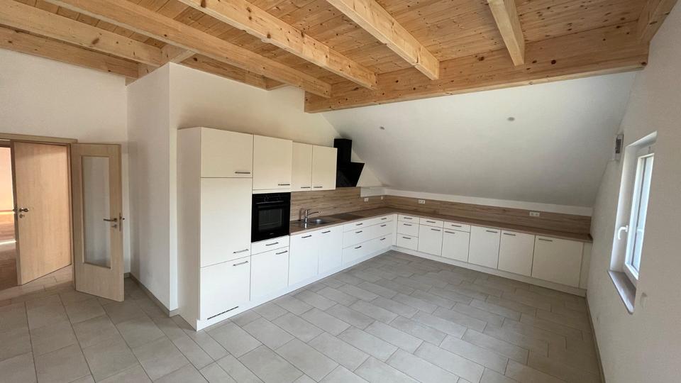 Dachgeschoßwohnung Passau Auerbach - 4 Zimmer, 130 m&sup2;, 1.350&euro; | Angebot:27592049