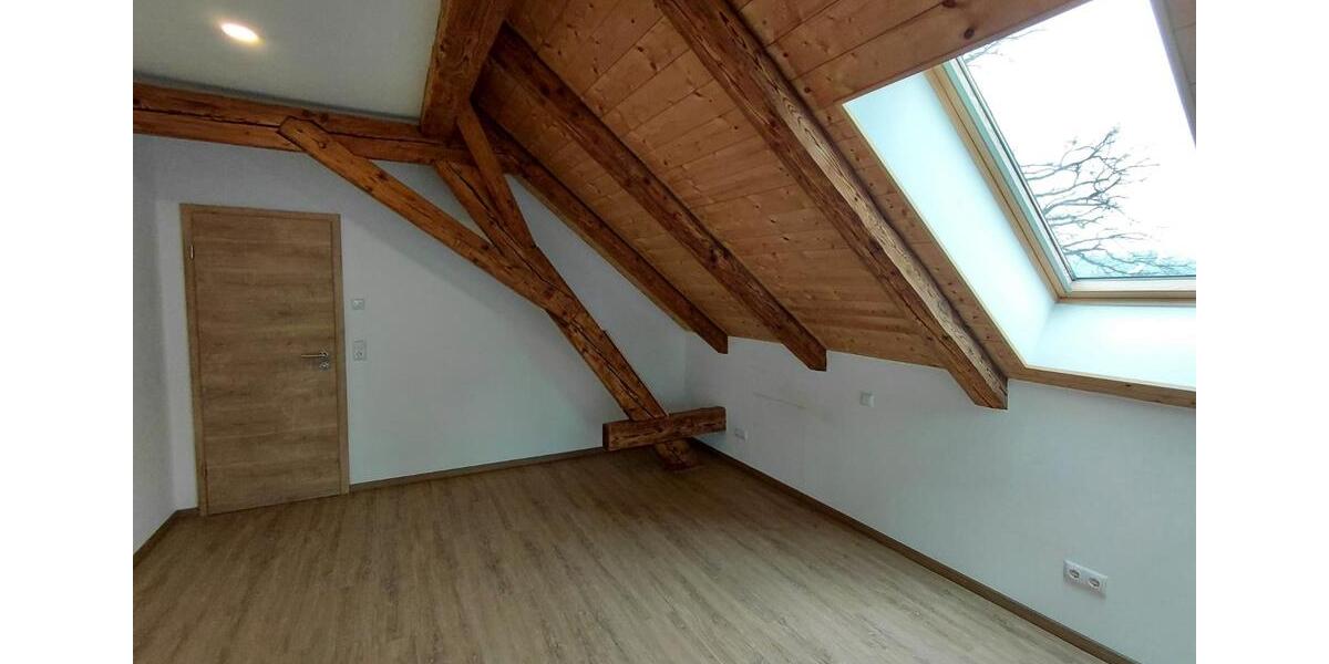 Dachgeschoßwohnung Jandelsbrunn - 4 Zimmer, 129 m&sup2;, 820&euro; | Angebot:26067068