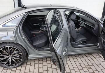 Audi A8 2.000 km 111.800 &euro; Passau 94034